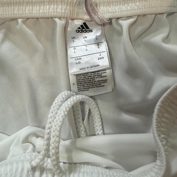 Adidas - Picture 3 of 3